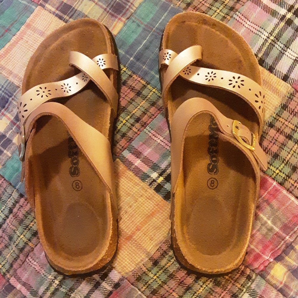 Light pink SoftMoc sandals